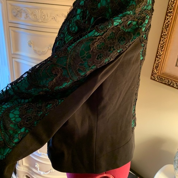 NWOT Grifflin Lace contrast jacket with zipper front - Picture 9 of 14